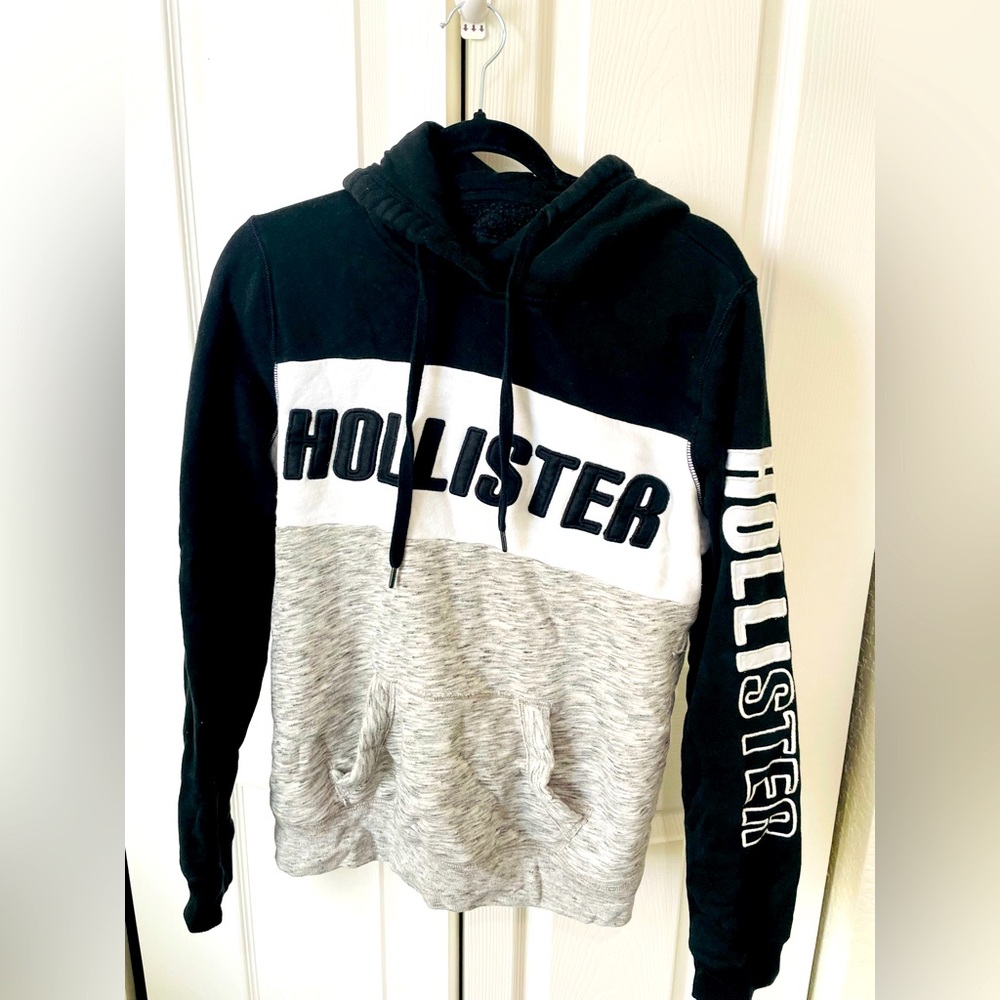Hollister hoodie size large